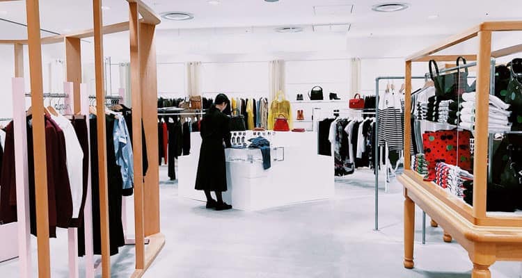 Come attirare clienti in negozio abbigliamento Come attirare clienti in negozio abbigliamento